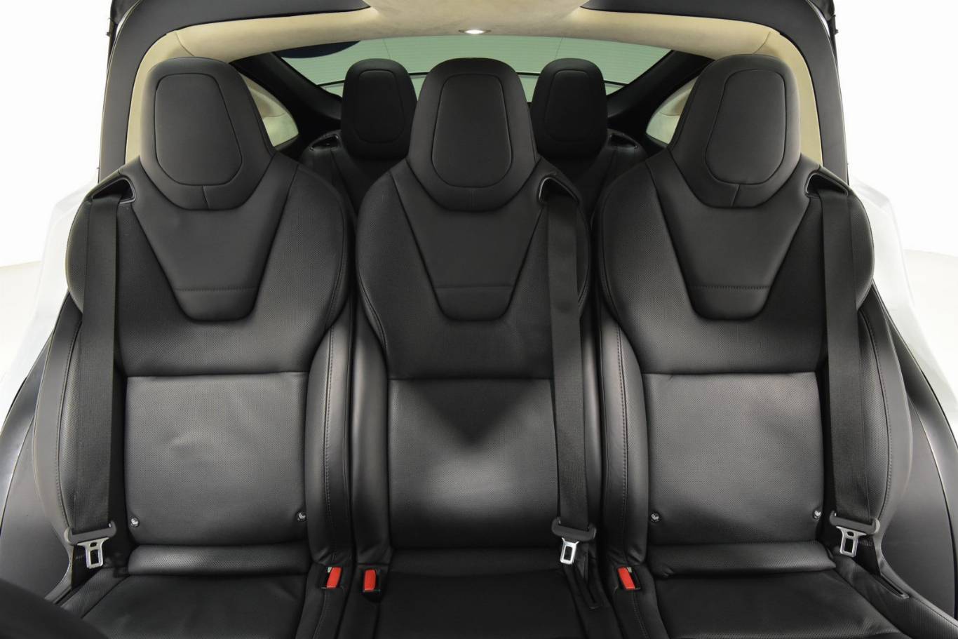 TESLA Model X 64