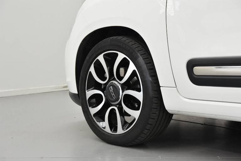 FIAT 500L 7