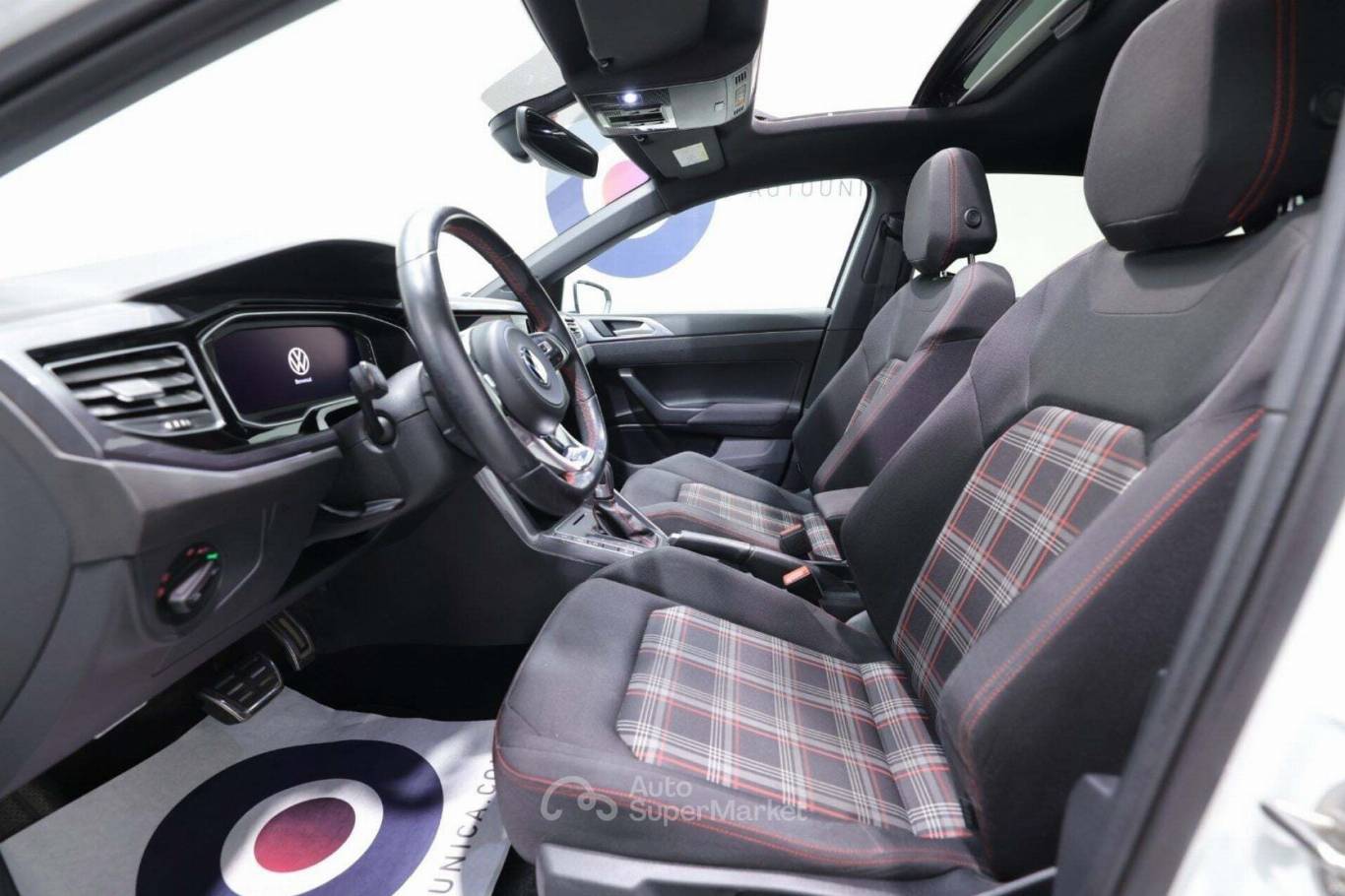 VOLKSWAGEN Polo 20