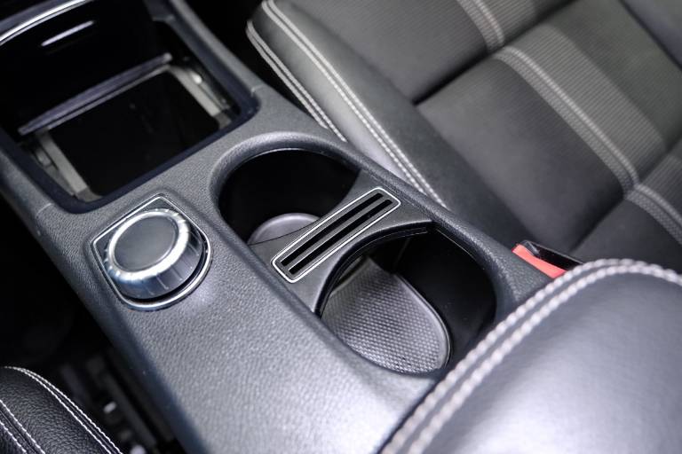 MERCEDES-BENZ A 180 37