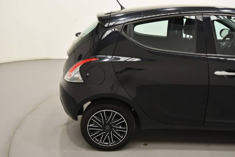 LANCIA Ypsilon 42