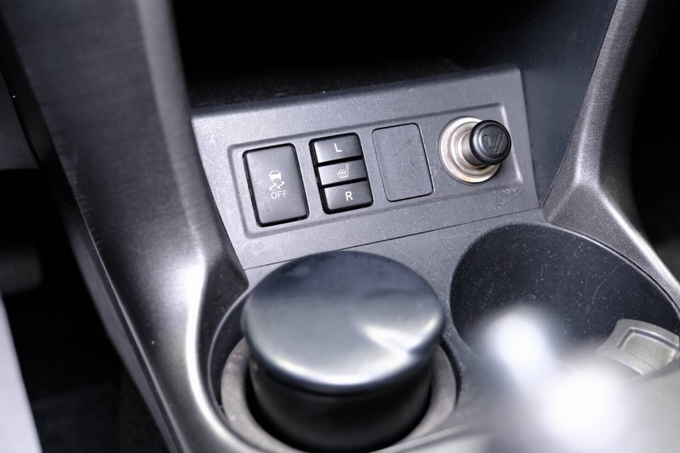 TOYOTA RAV 4 MY23 28