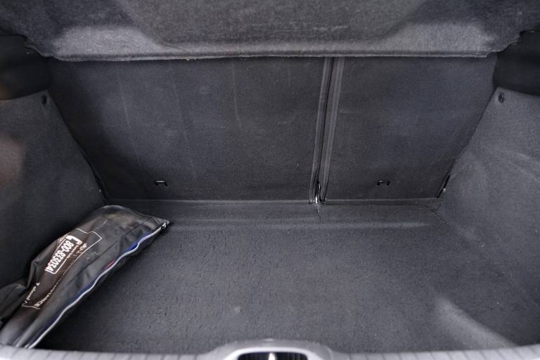 PEUGEOT 208 57