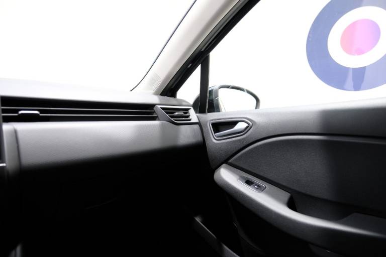 RENAULT Clio 30
