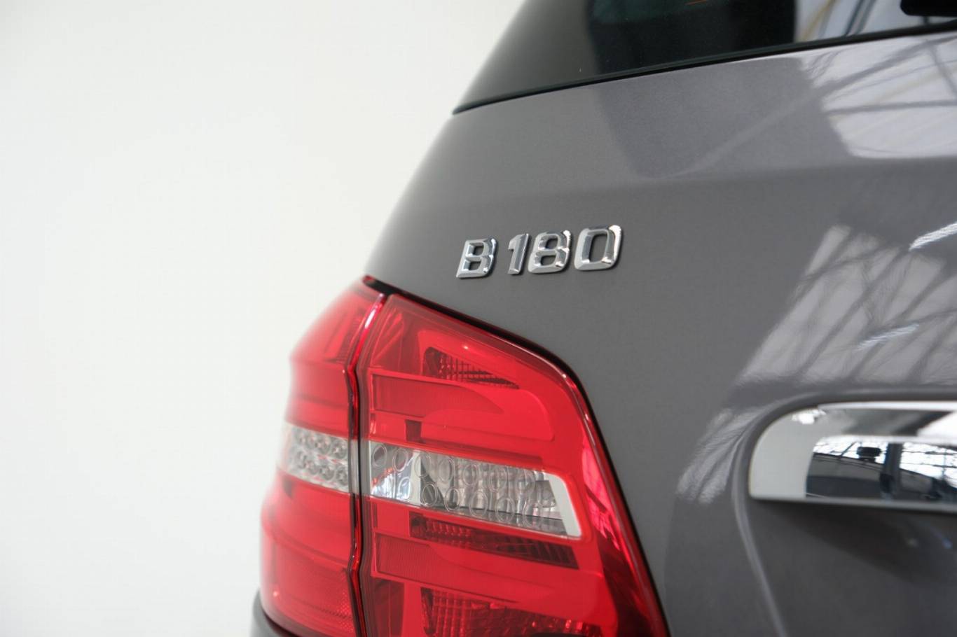 MERCEDES-BENZ B 180 59
