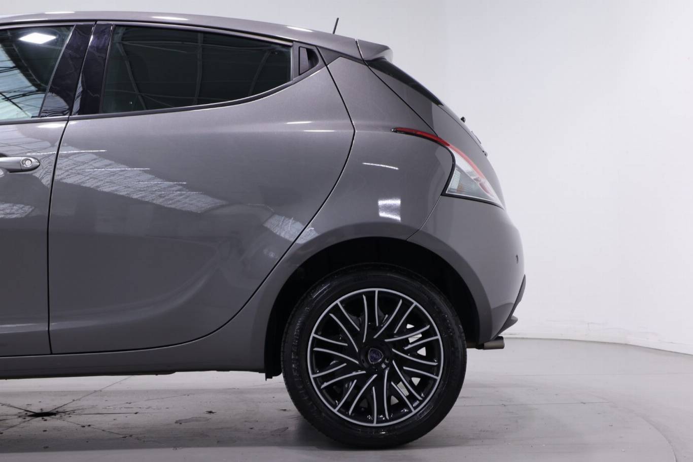 LANCIA Ypsilon 32