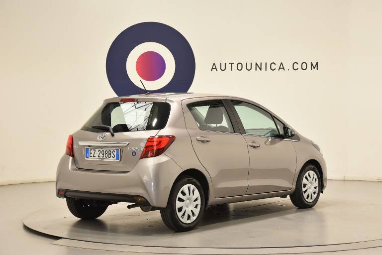 TOYOTA Yaris 30
