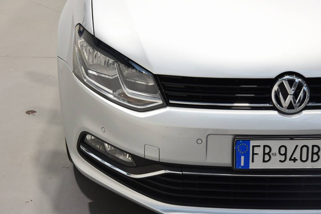 VOLKSWAGEN Polo 14