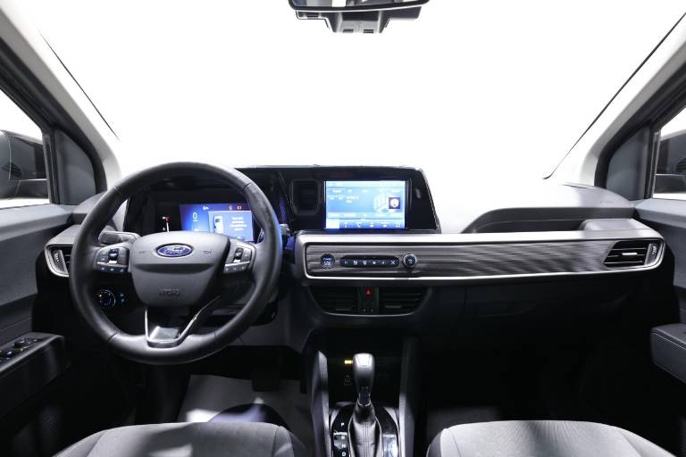 FORD Tourneo Courier 10