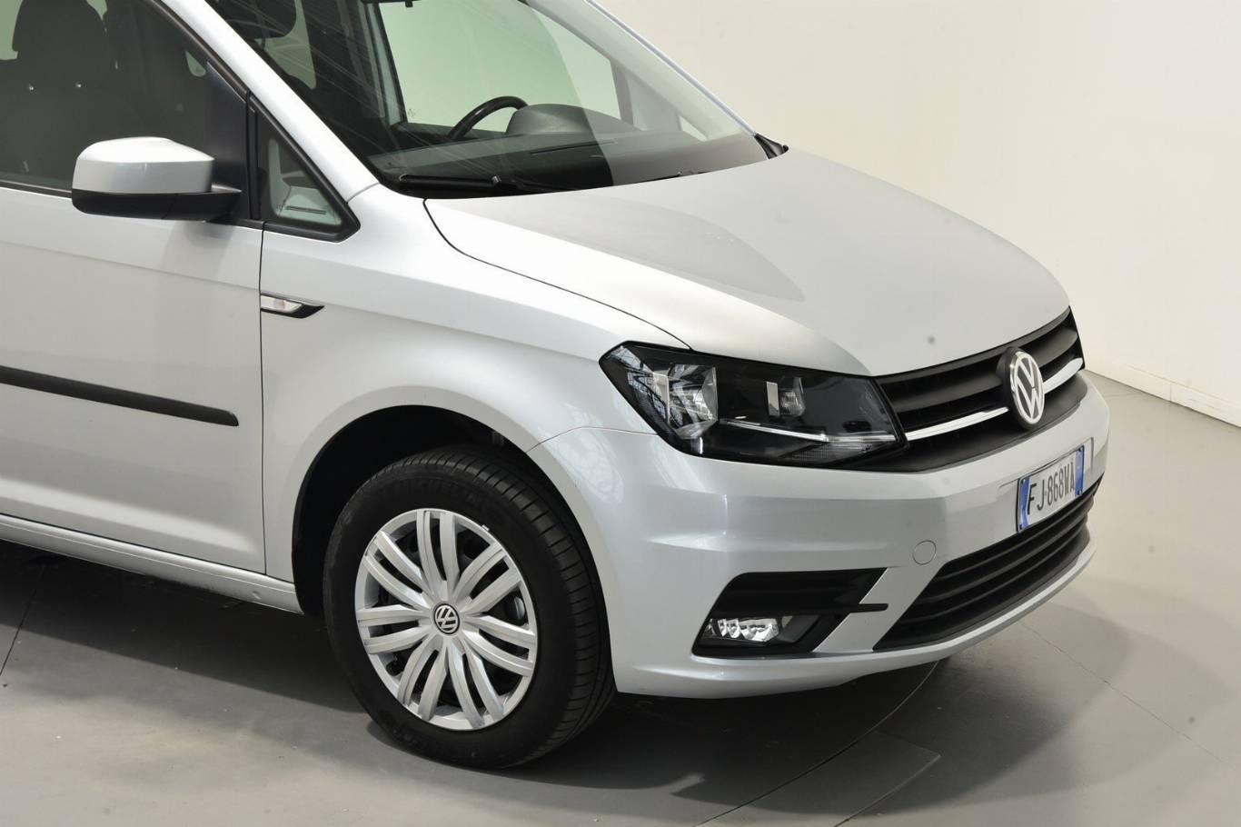 VOLKSWAGEN Caddy 16