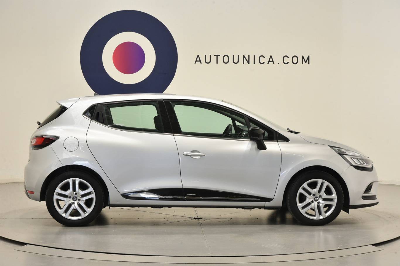 RENAULT Clio 23