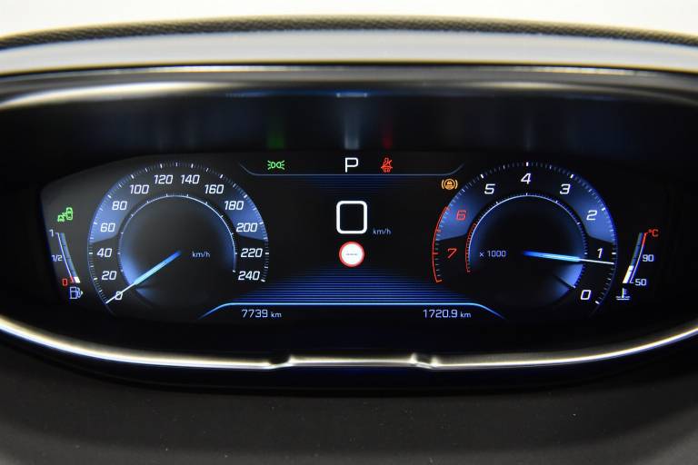PEUGEOT 5008 26