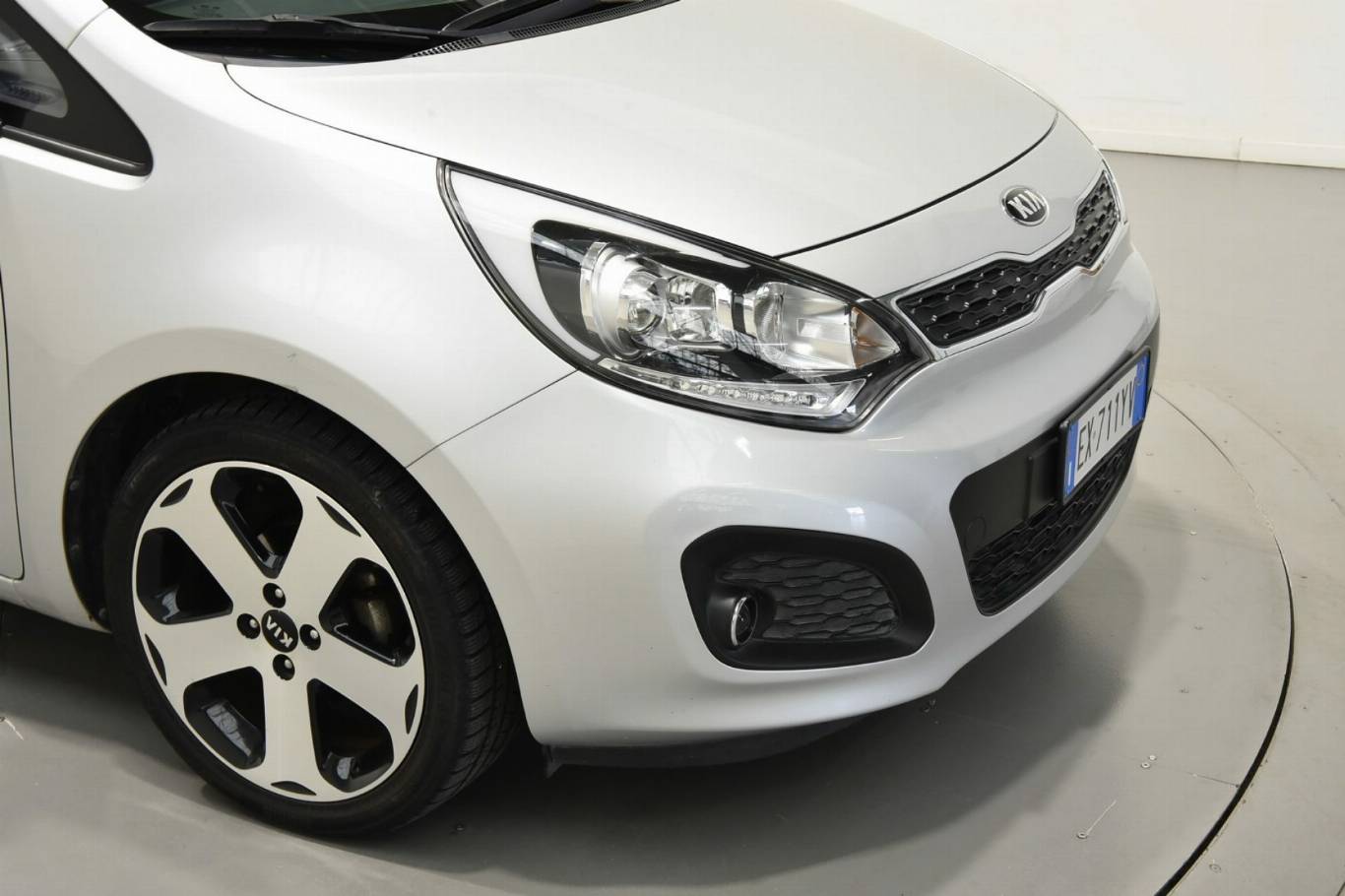 KIA Rio 37