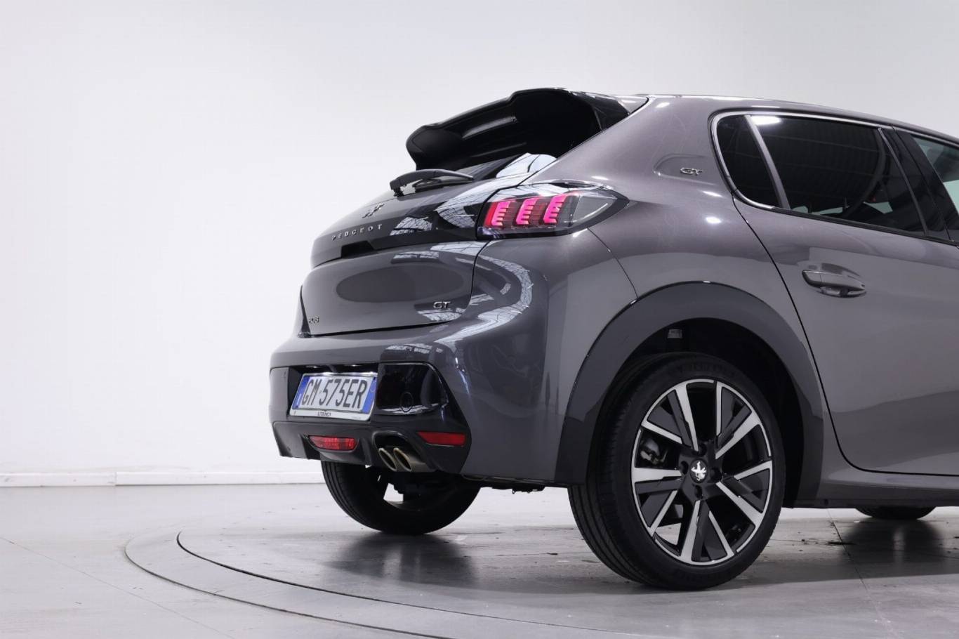 PEUGEOT 208 13