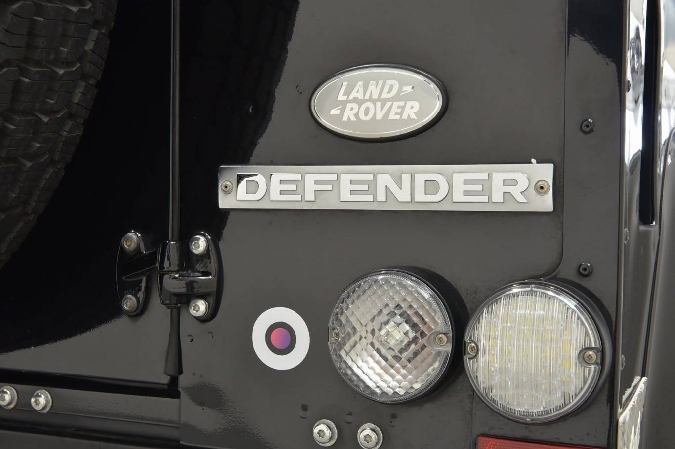 LAND ROVER Defender 69