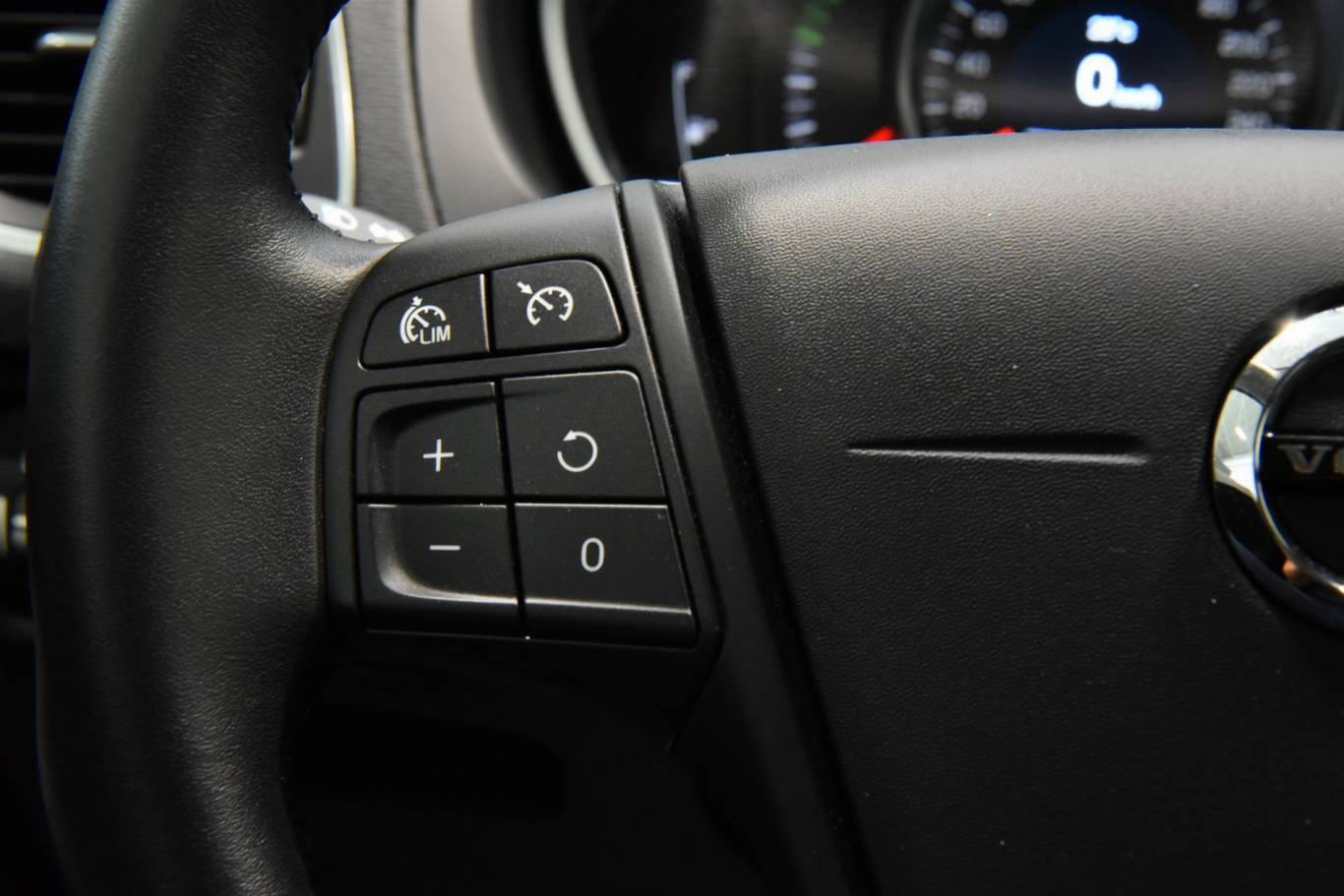 VOLVO V40 Cross Country 7