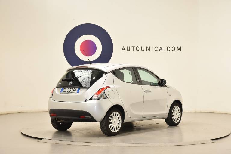 LANCIA Ypsilon 10