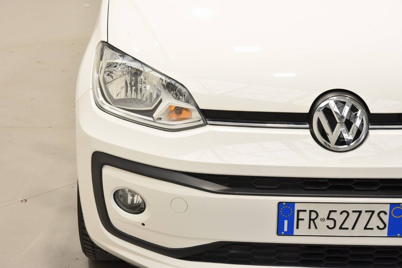 VOLKSWAGEN Up! 8