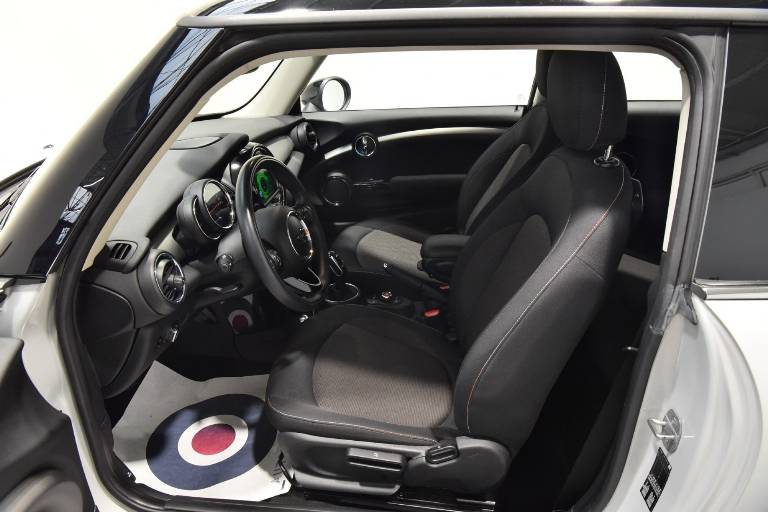 MINI Cooper D 4