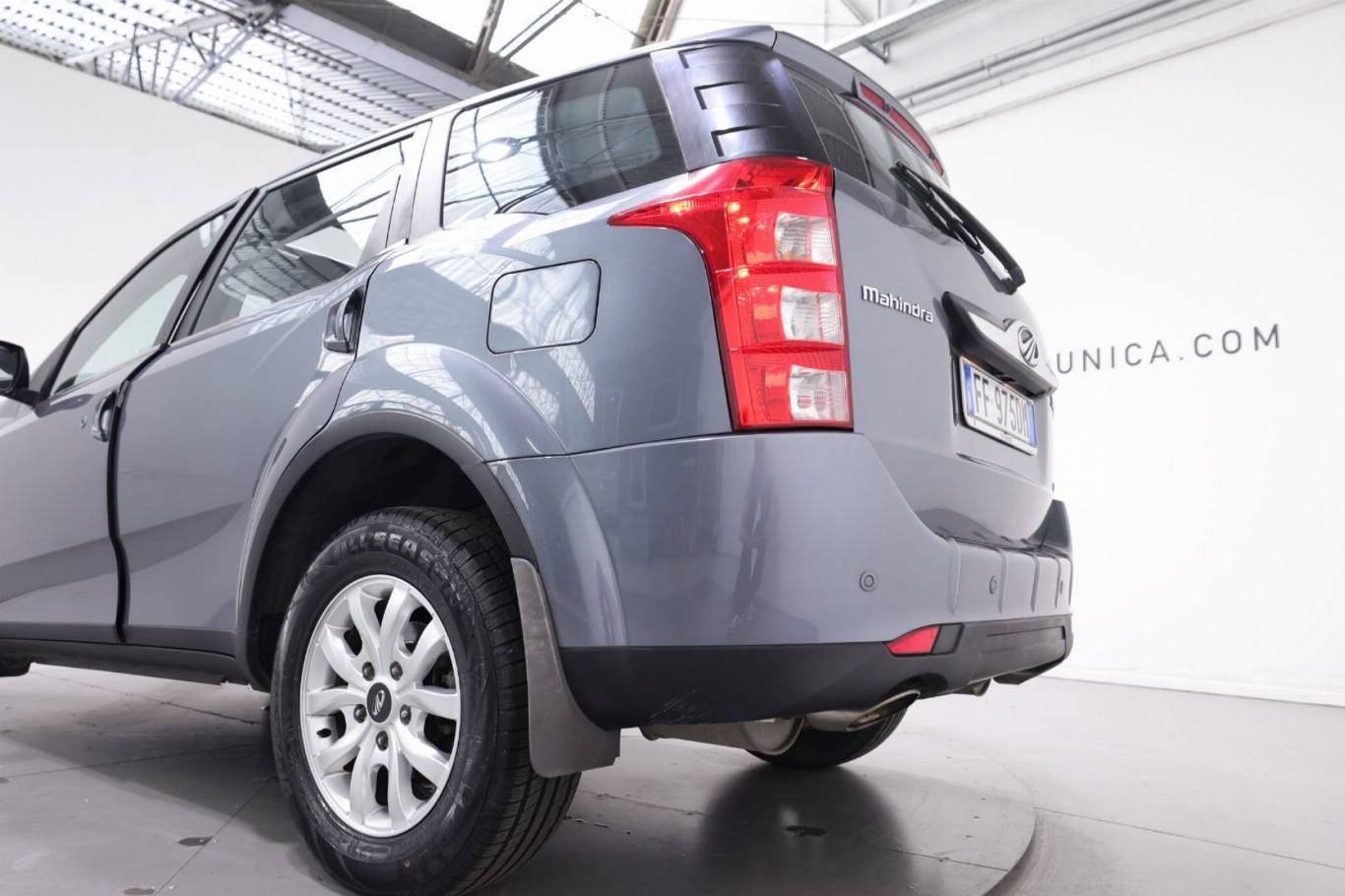 MAHINDRA XUV500 39