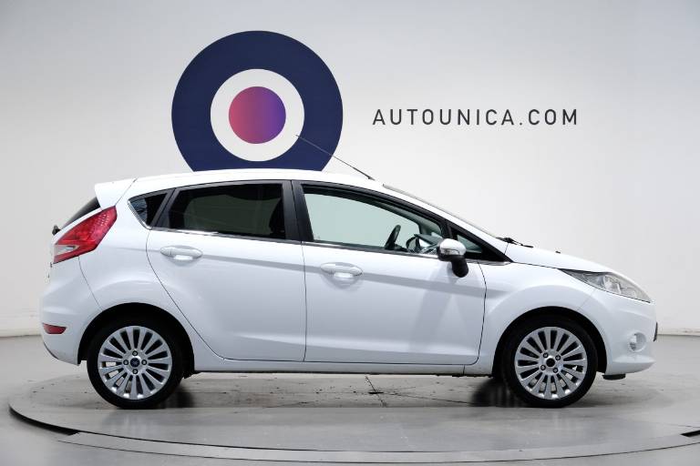 FORD Fiesta 4