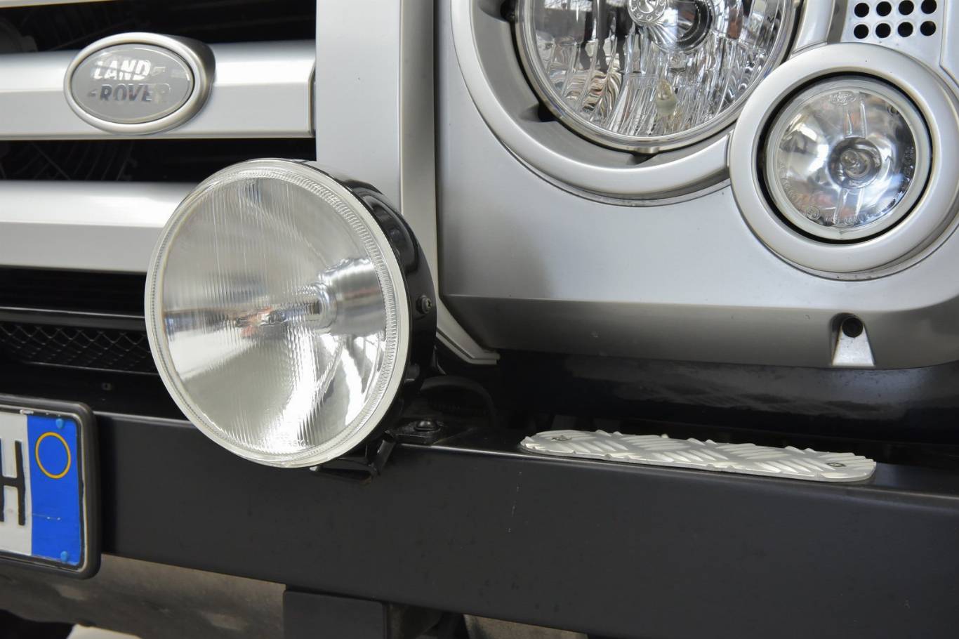 LAND ROVER Defender 71