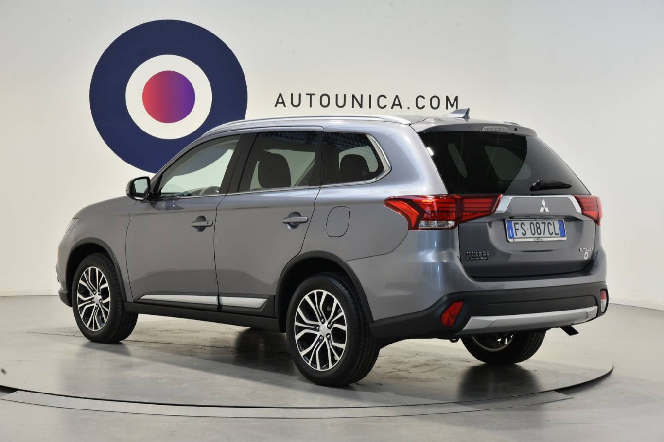 MITSUBISHI Outlander 2