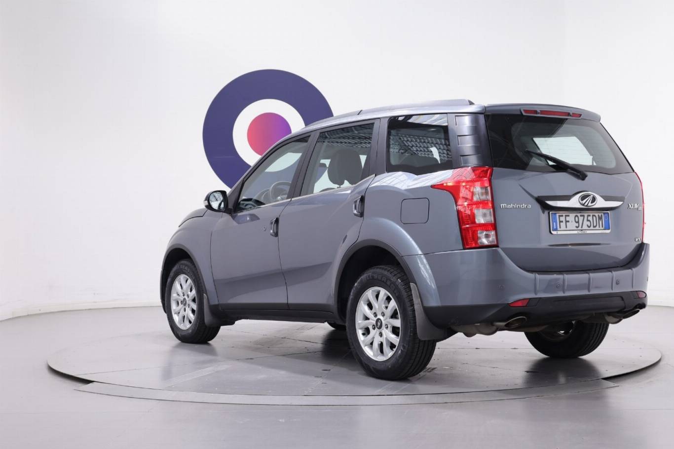 MAHINDRA XUV500 16