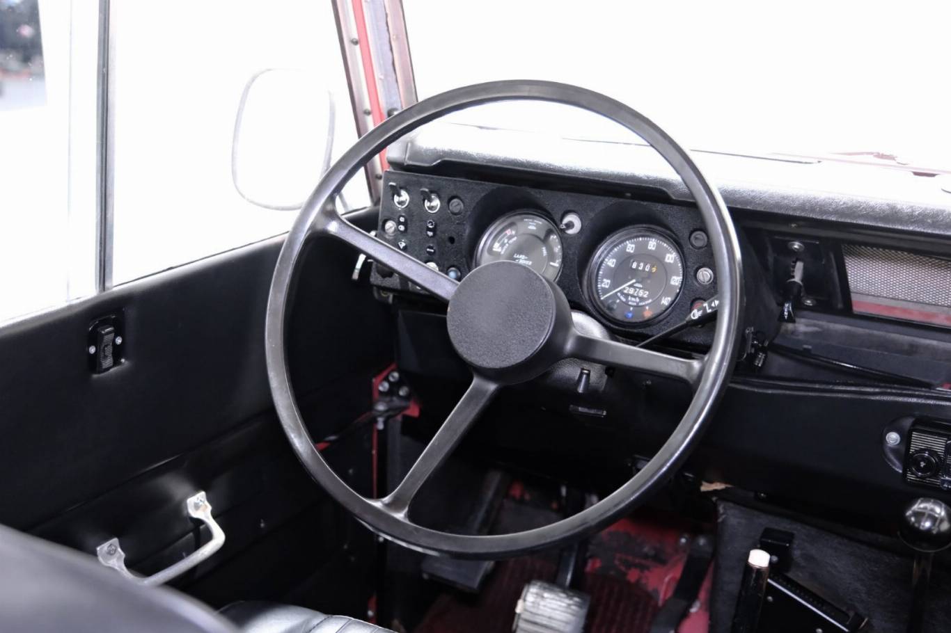 LAND ROVER Defender 22