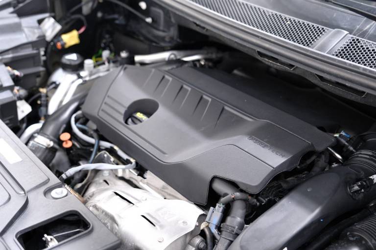PEUGEOT 3008 65