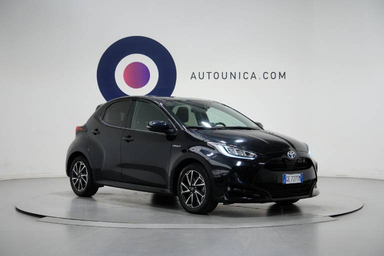 TOYOTA Yaris 3