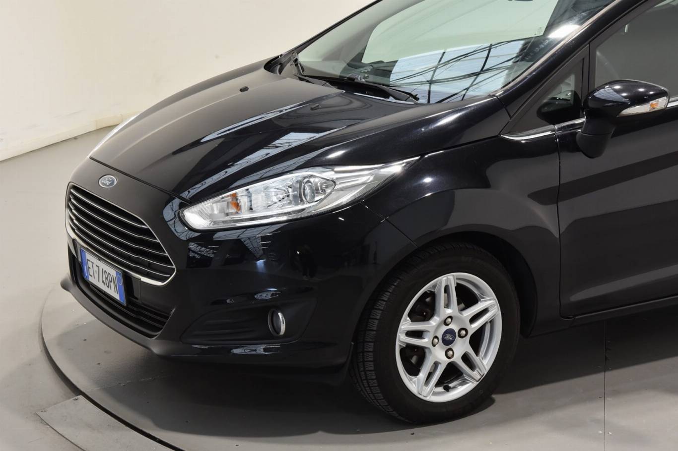 FORD Fiesta 13