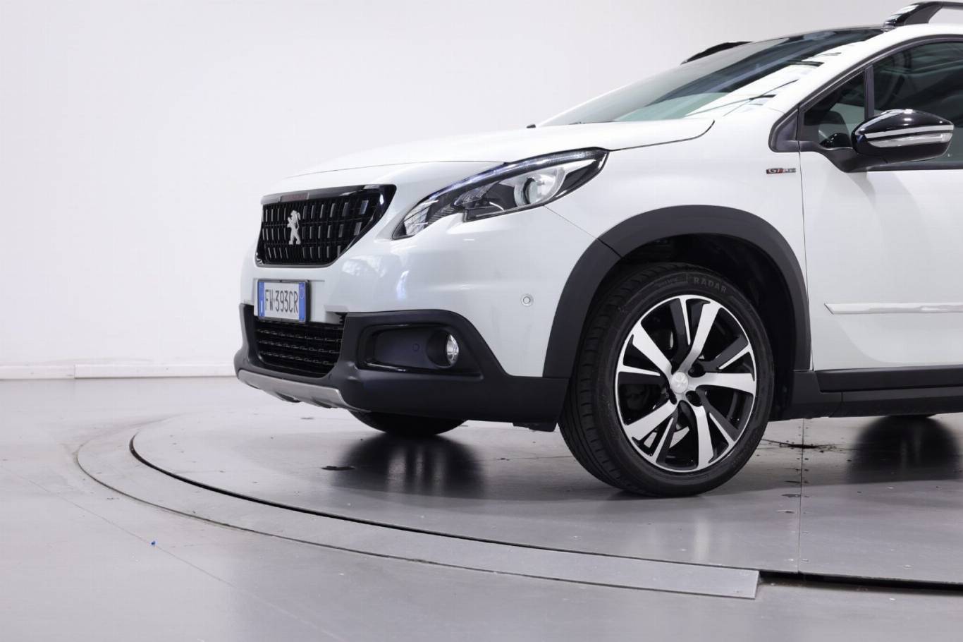 PEUGEOT 2008 11
