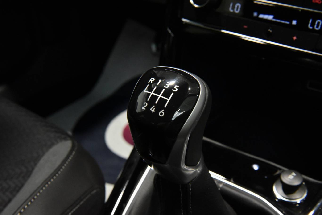 VOLKSWAGEN T-Cross 50