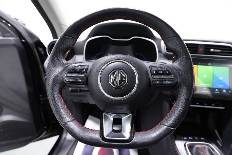 MG ZS 7