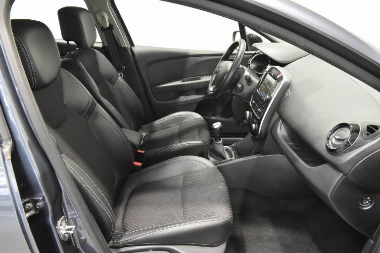 RENAULT Clio 21