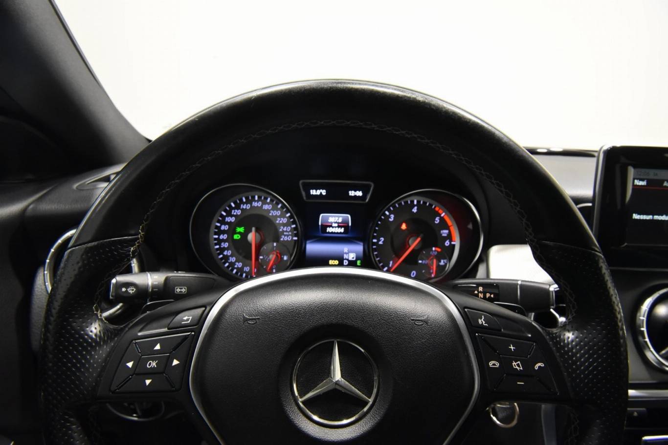 MERCEDES-BENZ CLA 200 26