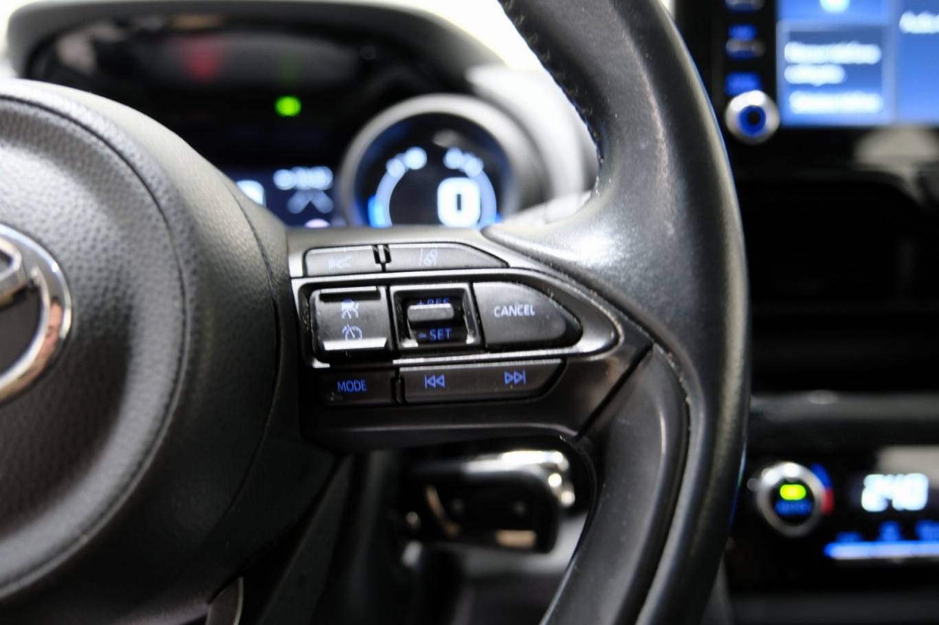 TOYOTA Yaris Cross 22