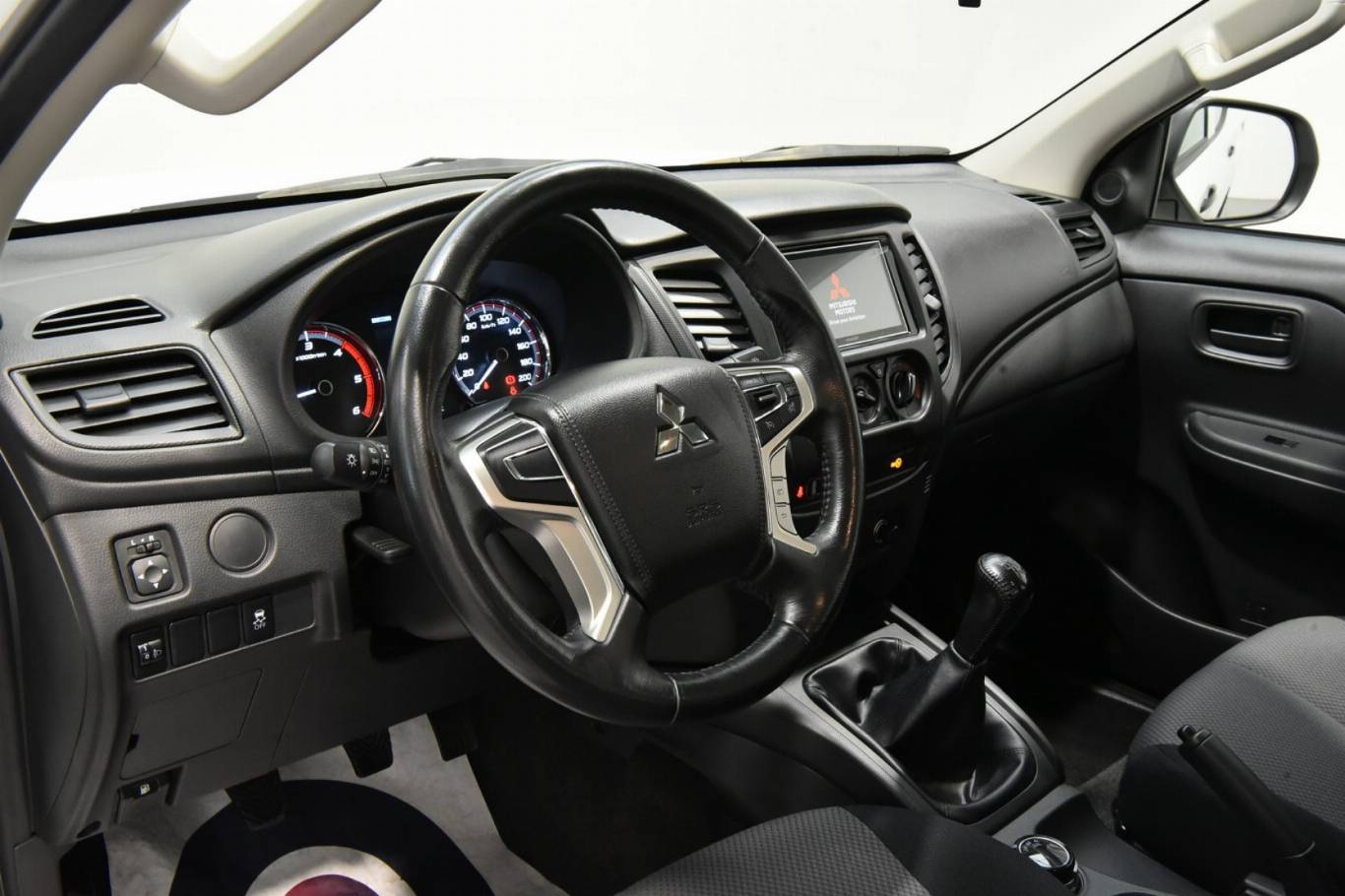 MITSUBISHI L200 3