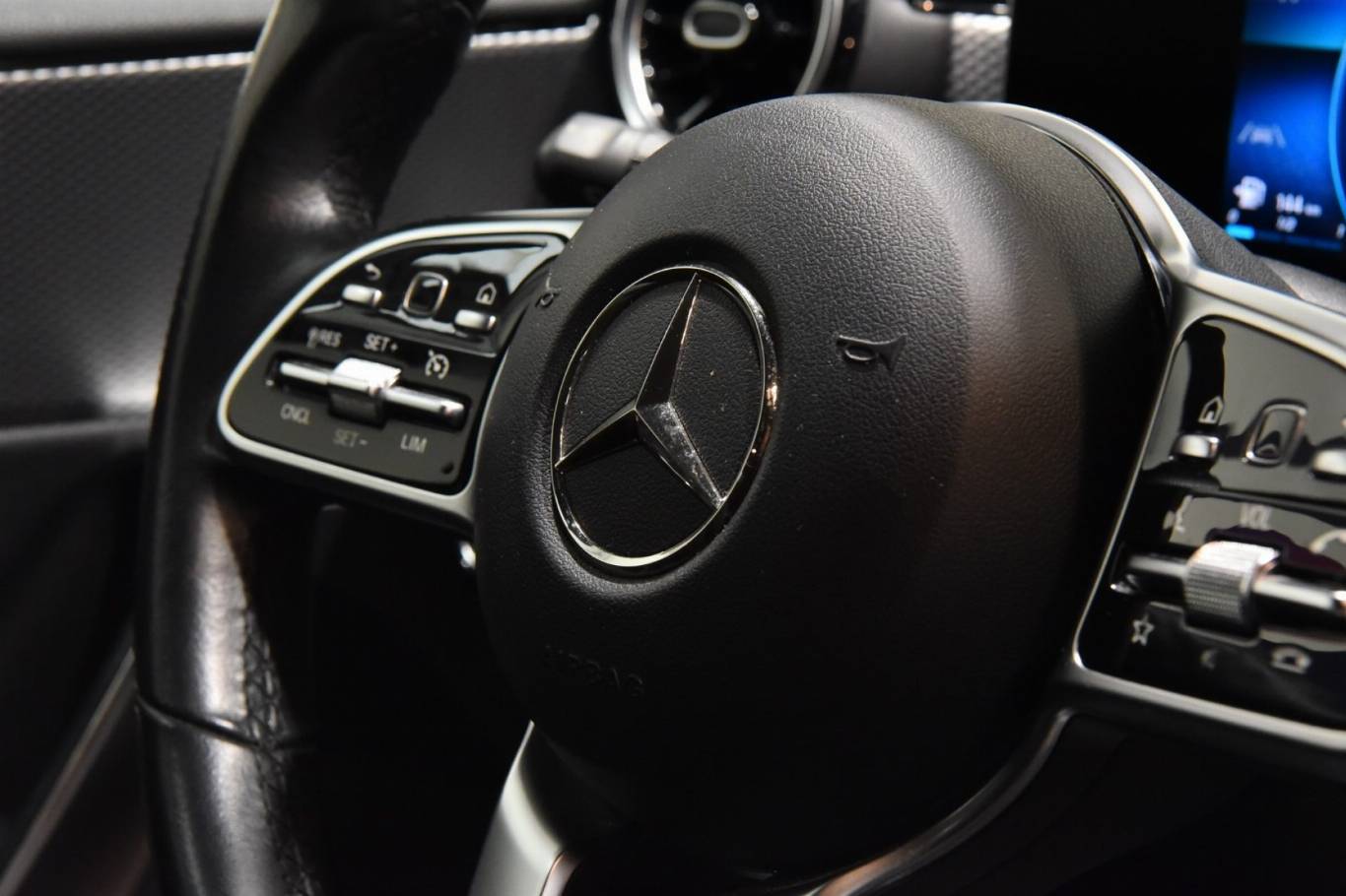 MERCEDES-BENZ A 180 29