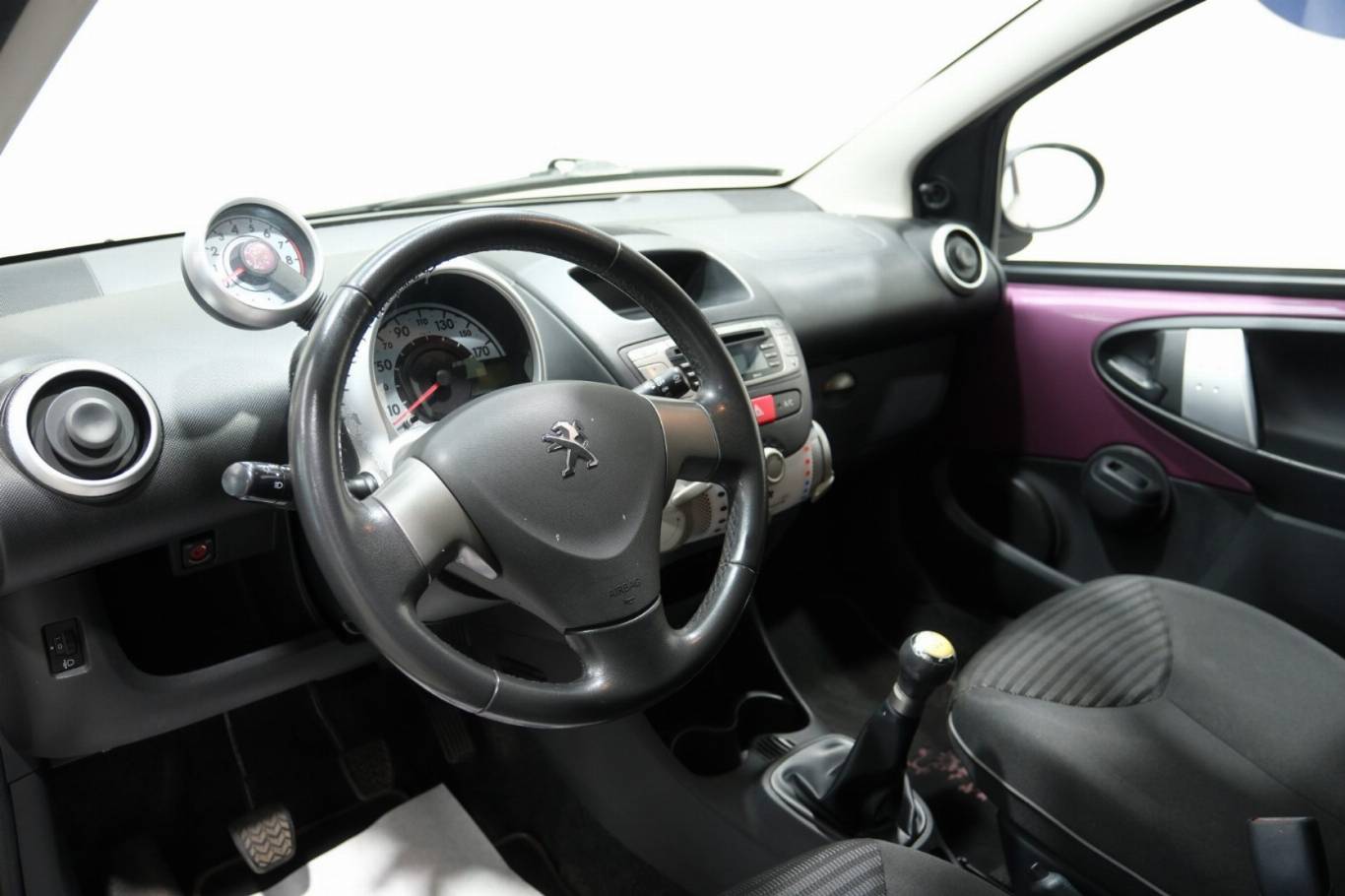 PEUGEOT 107 5