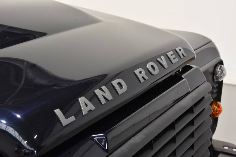LAND ROVER Defender 41