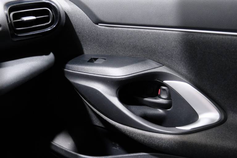 TOYOTA Yaris Cross 35