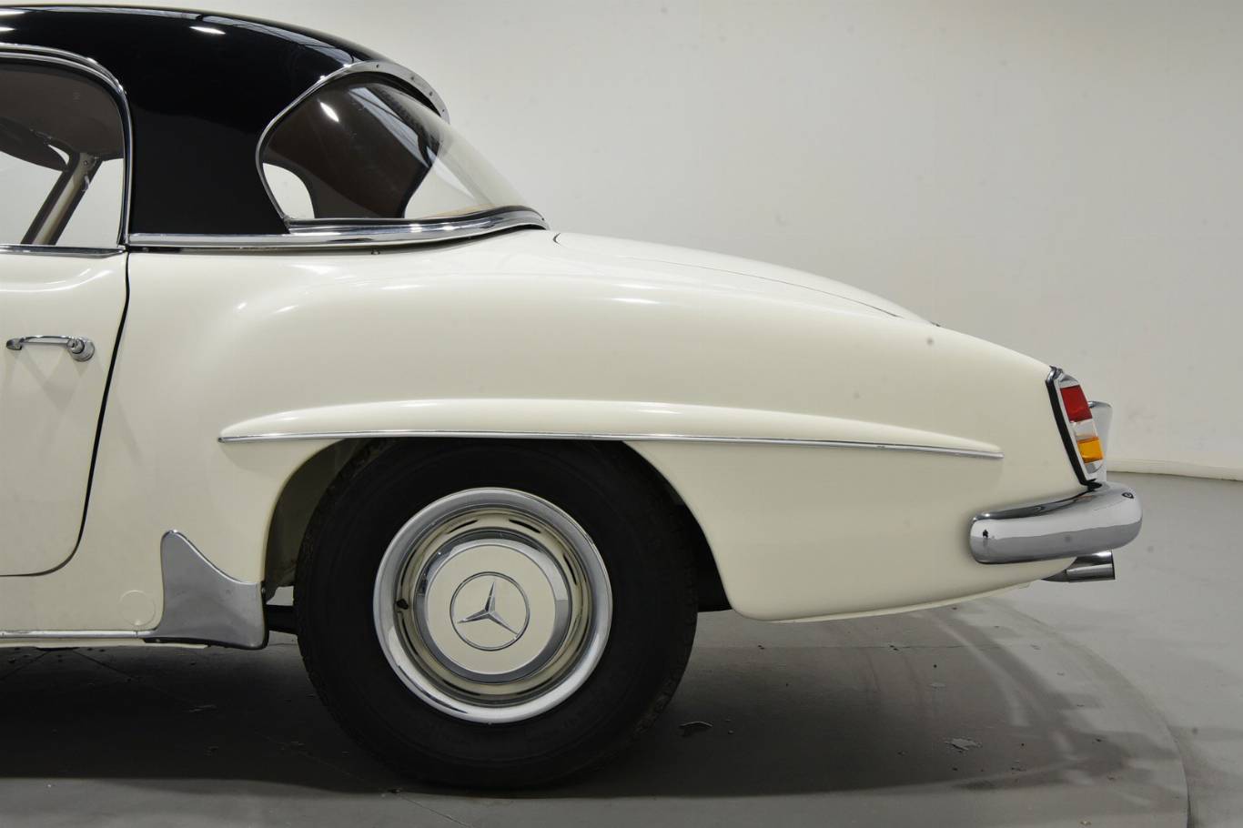 MERCEDES-BENZ 190 61