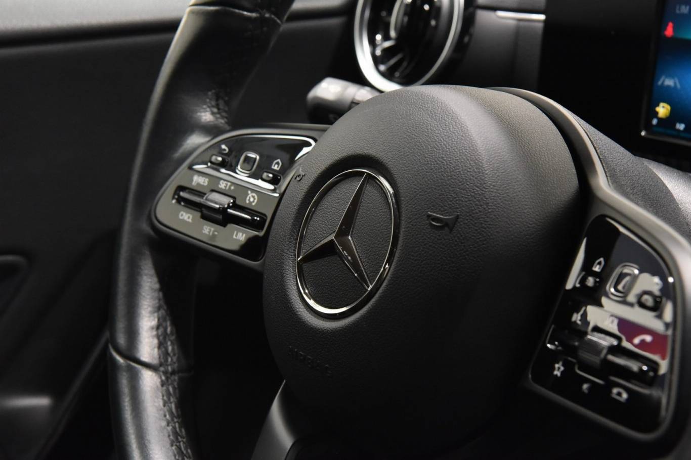 MERCEDES-BENZ A 180 20