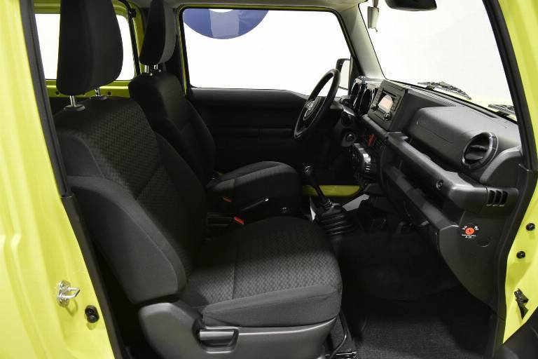 SUZUKI Jimny 21