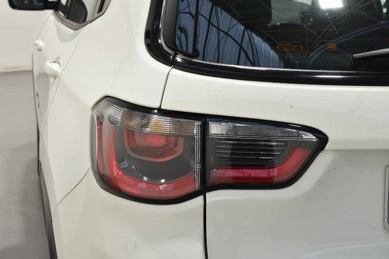 JEEP Compass 34
