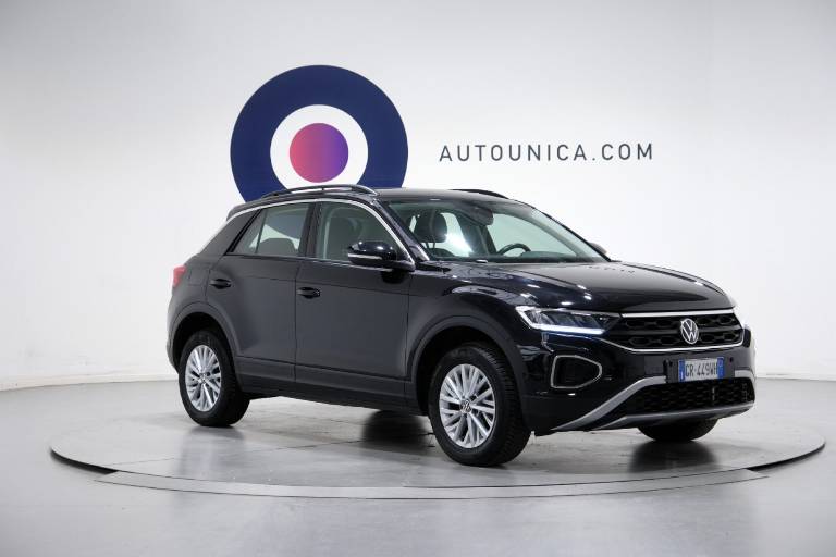 VOLKSWAGEN T-Roc 3