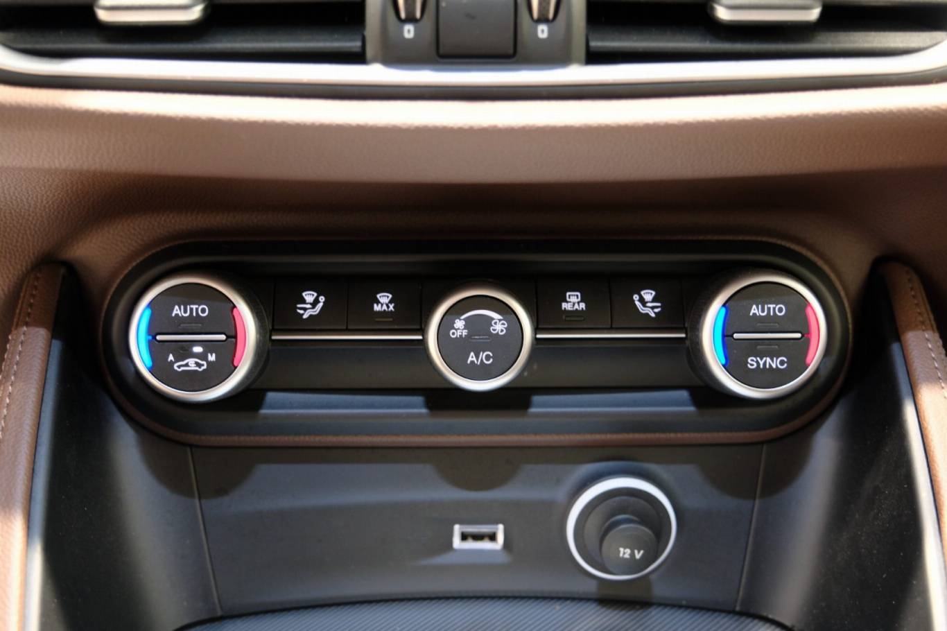 ALFA ROMEO Stelvio 28