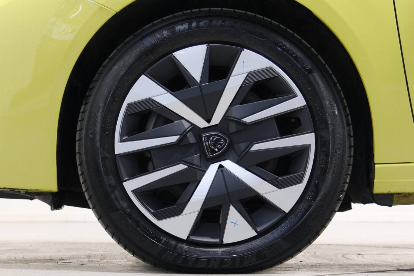 PEUGEOT 208 14